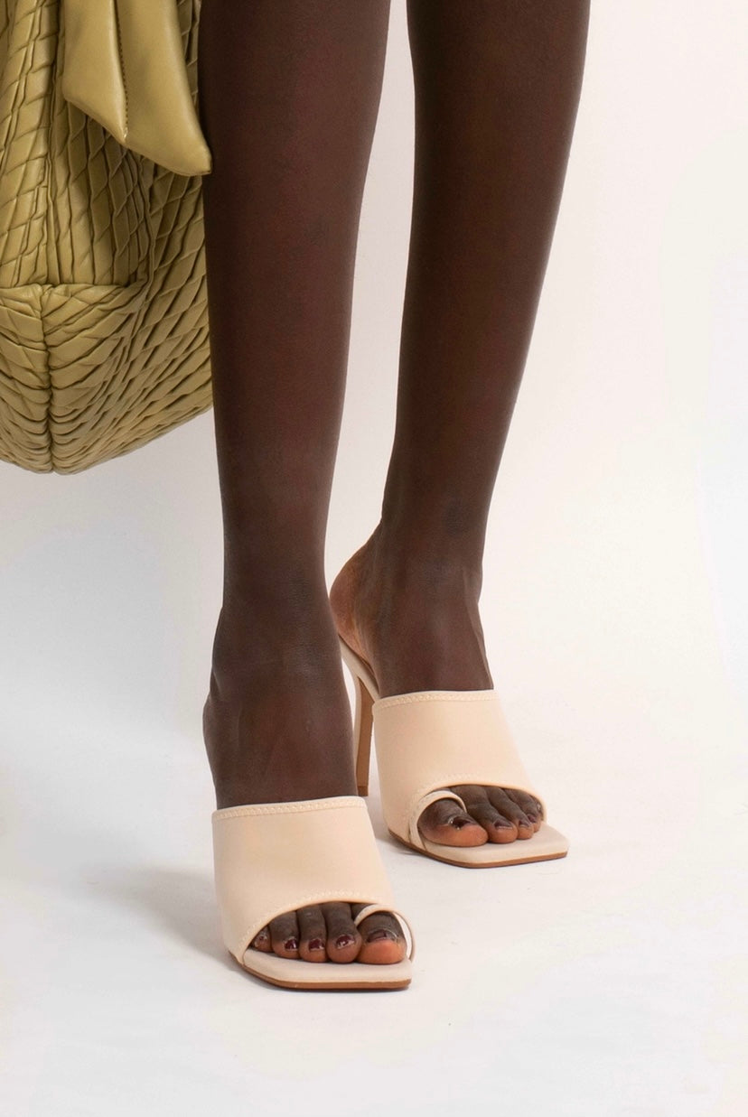 "KIARA" mules