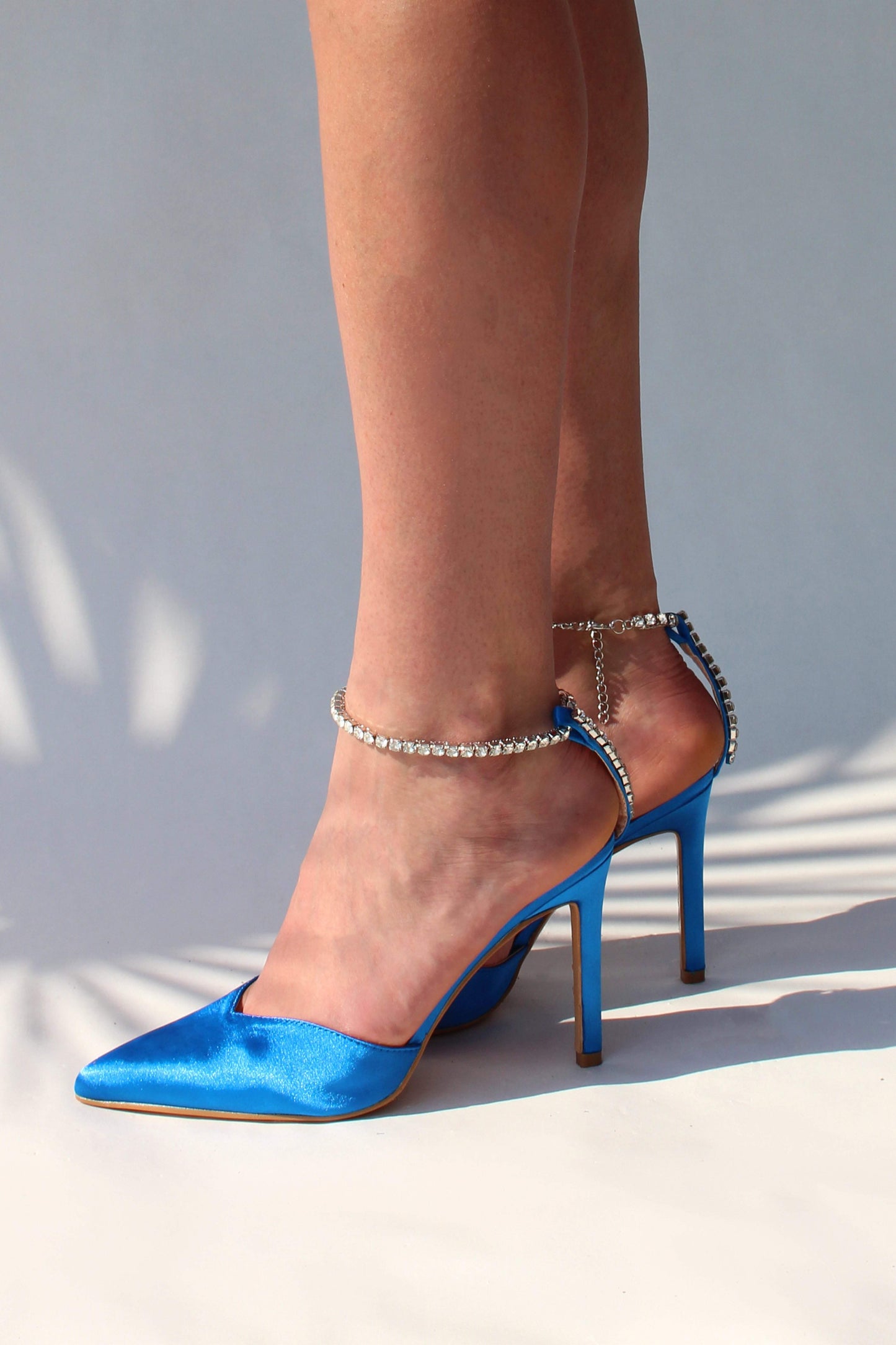 "THEA" pumps